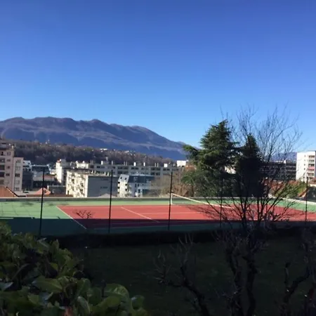 T2 Bis Avec Balcon Et Parking A Apartment